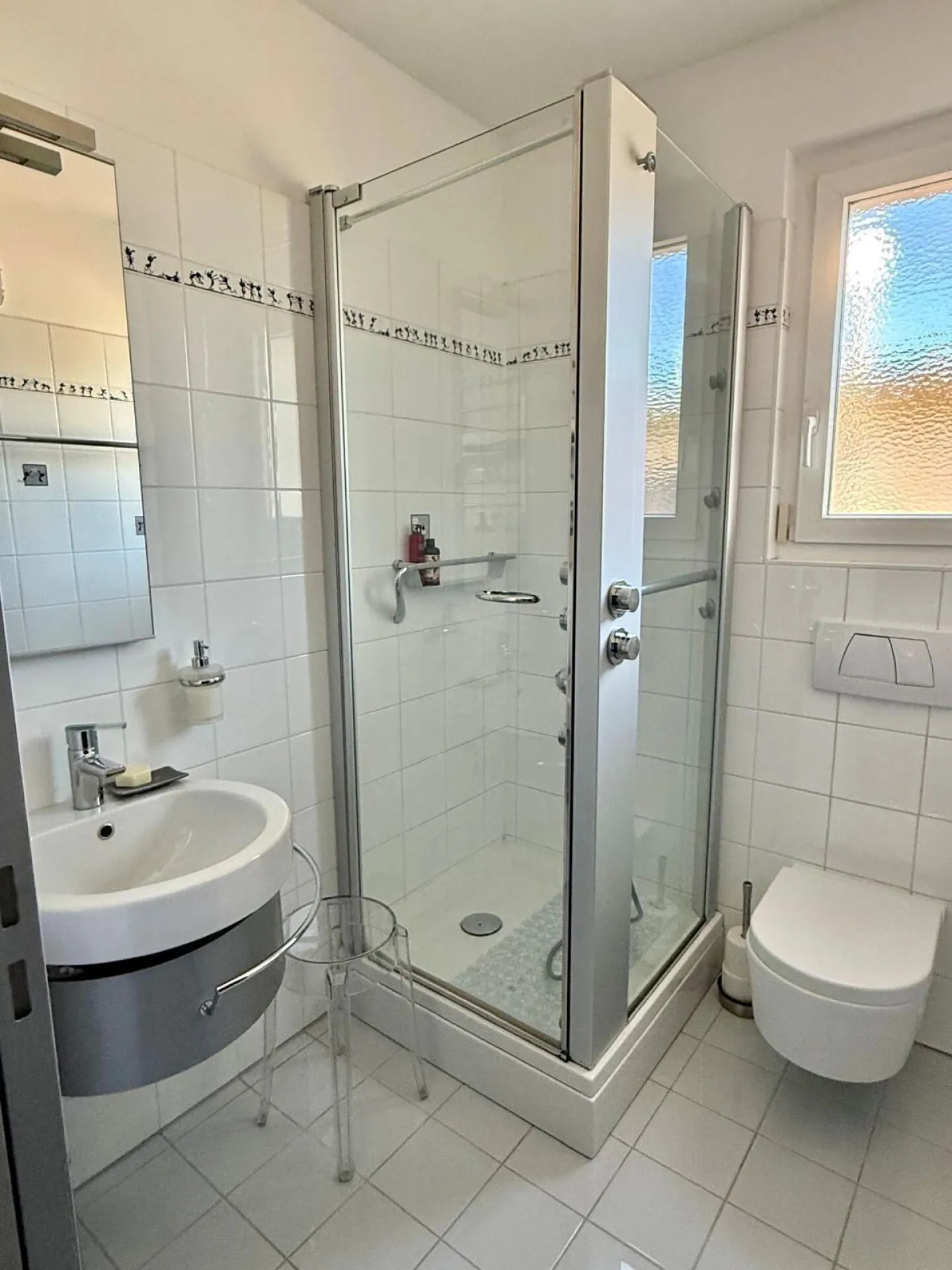 Maison individuelle très lumineuse dans un quartier résidentiel à Gravesano - Photo 8 sur 12