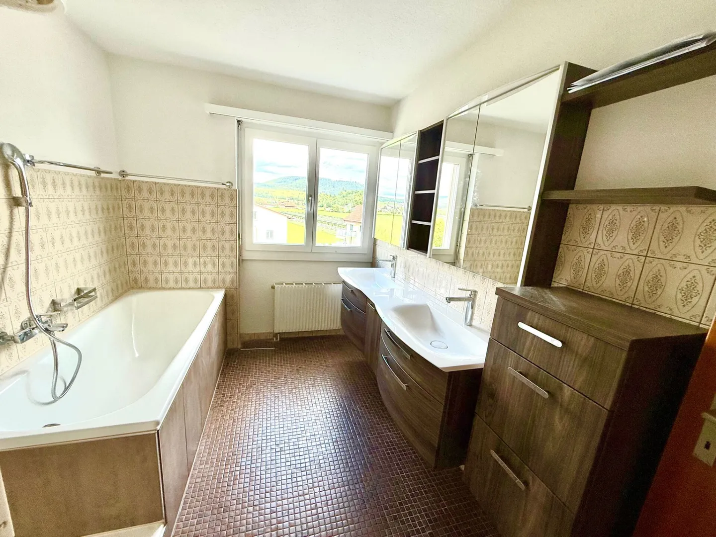 Exclusive 4.5-room apartment in Oftringen - Photo 3 of 13