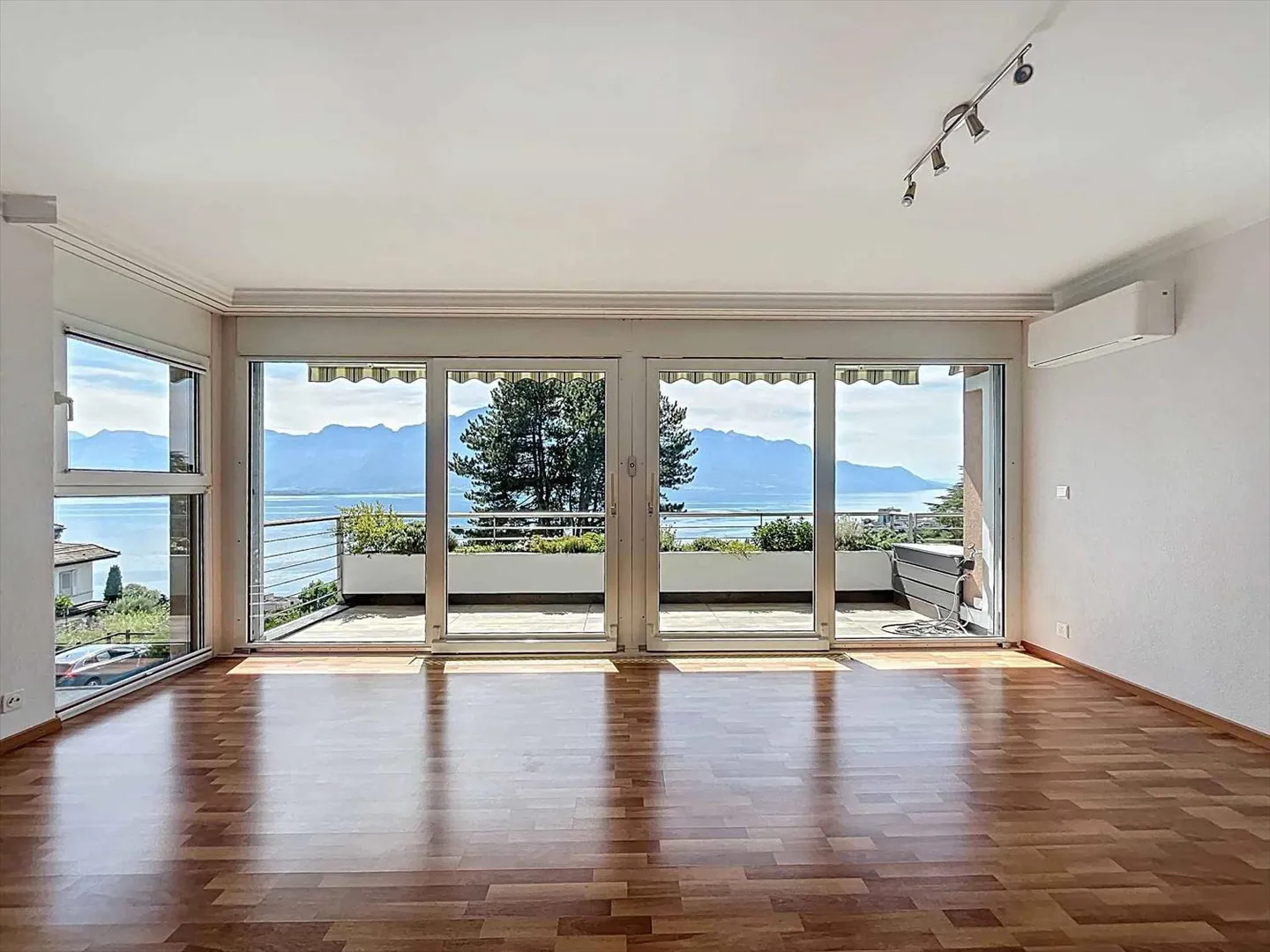 «3.5 Zimmerwohnung mit atemberaubender Aussicht» - Foto 3 von 8