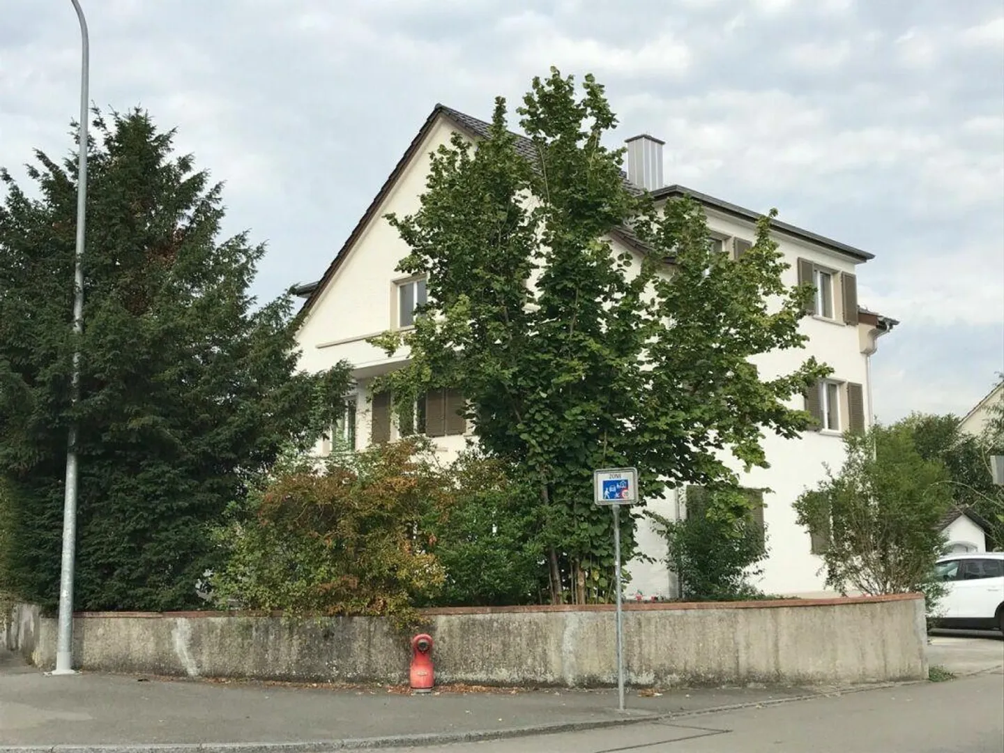 Outdoor parking for rent - Photo 1 of 3