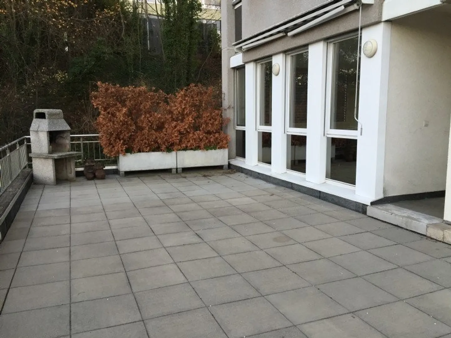 Offer yourself a spacious apartment - Photo 2 of 3