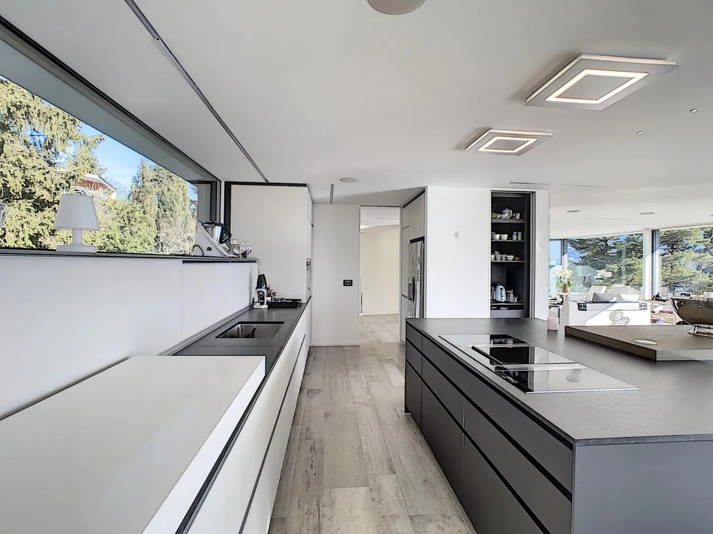 Außergewöhnliche zeitgenössische Villa mit Panoramablick auf den Genfersee und die Alpen - Foto 4 von 13