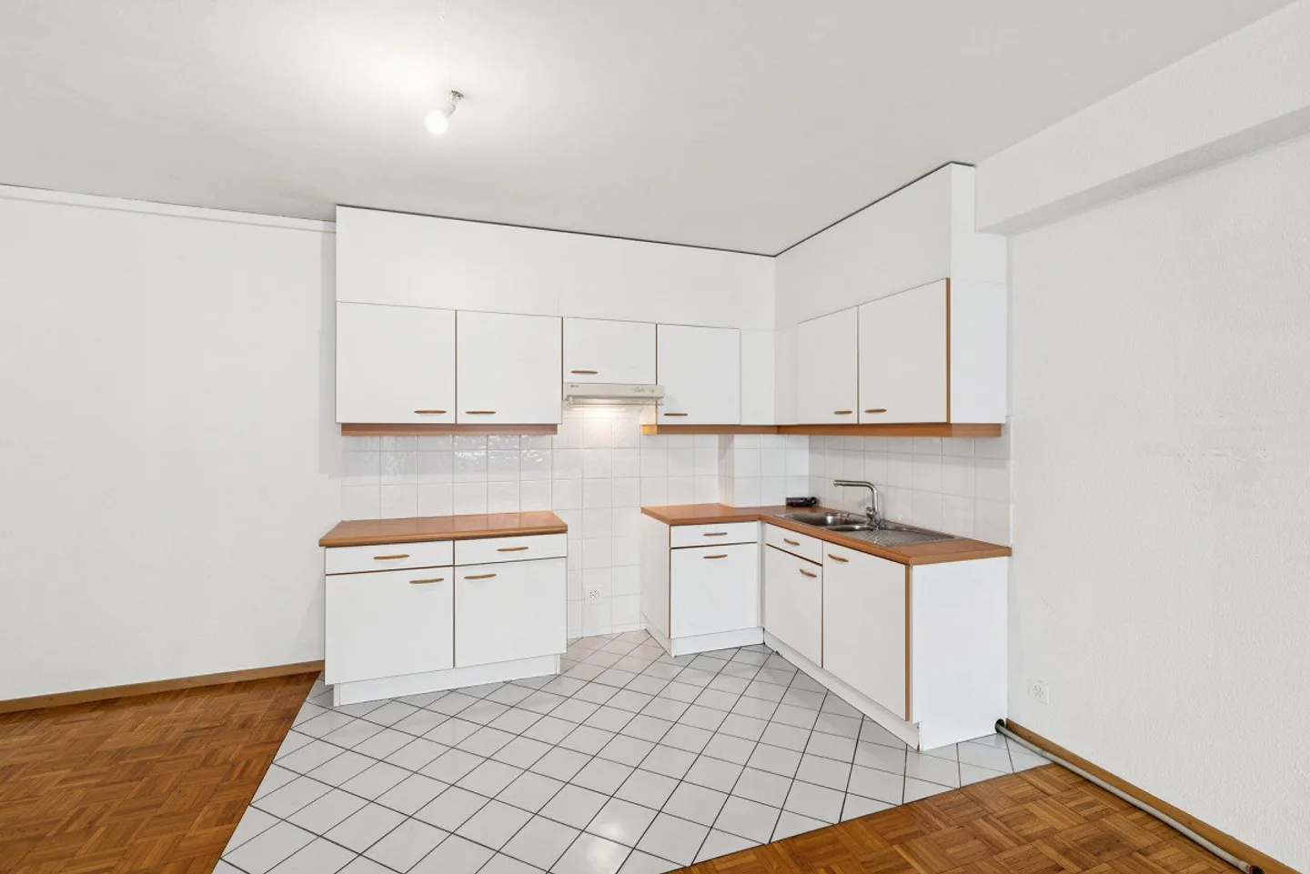 Appartement de 3 pièces situé en plein centre-ville - Photo 4 sur 6