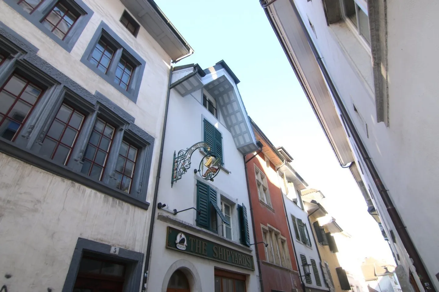 Charming 1-room apartment in the heart of the old town - Photo 1 of 7