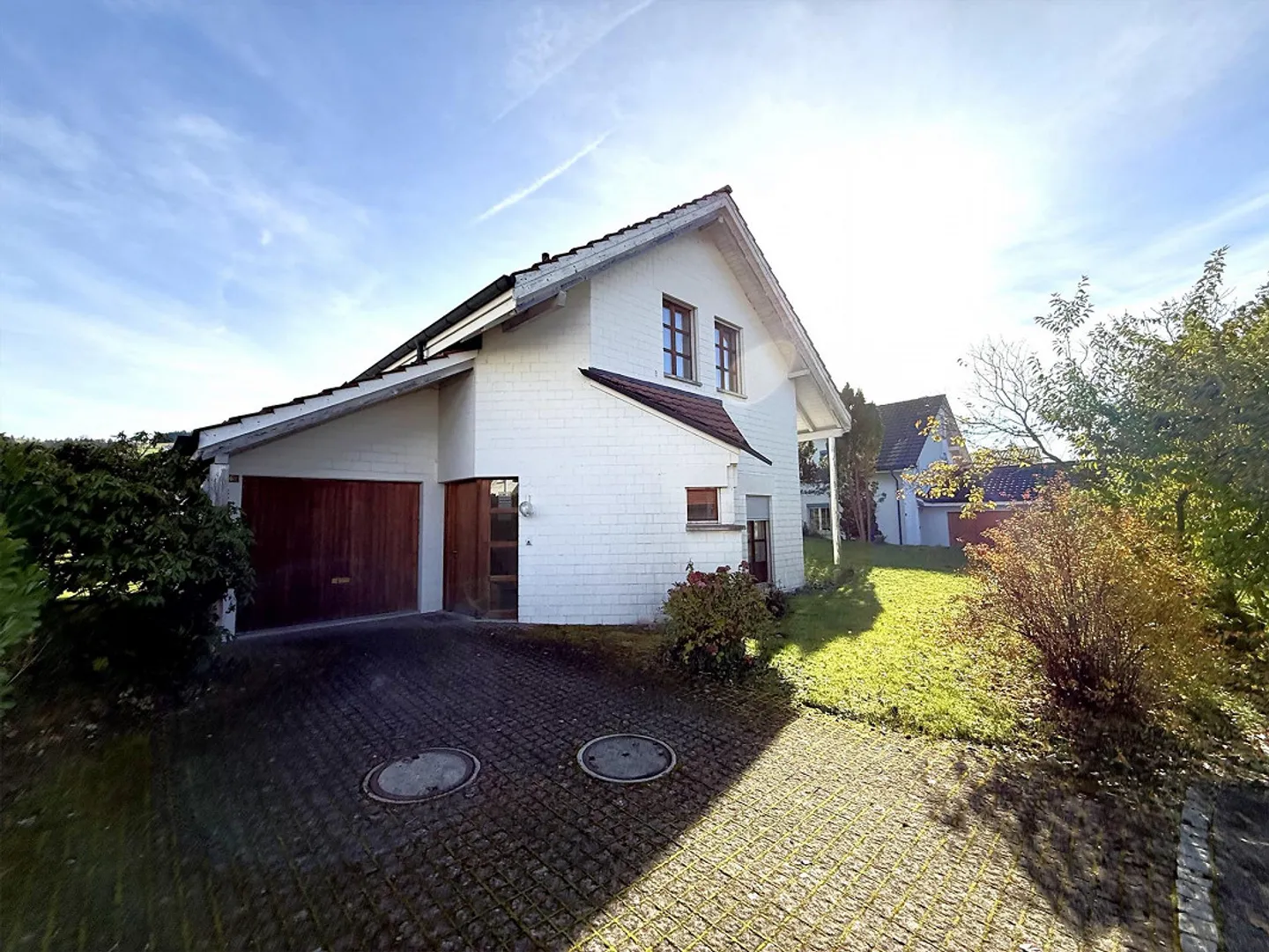 Charming single-family house in a quiet location with a view of greenery - Photo 1 of 21