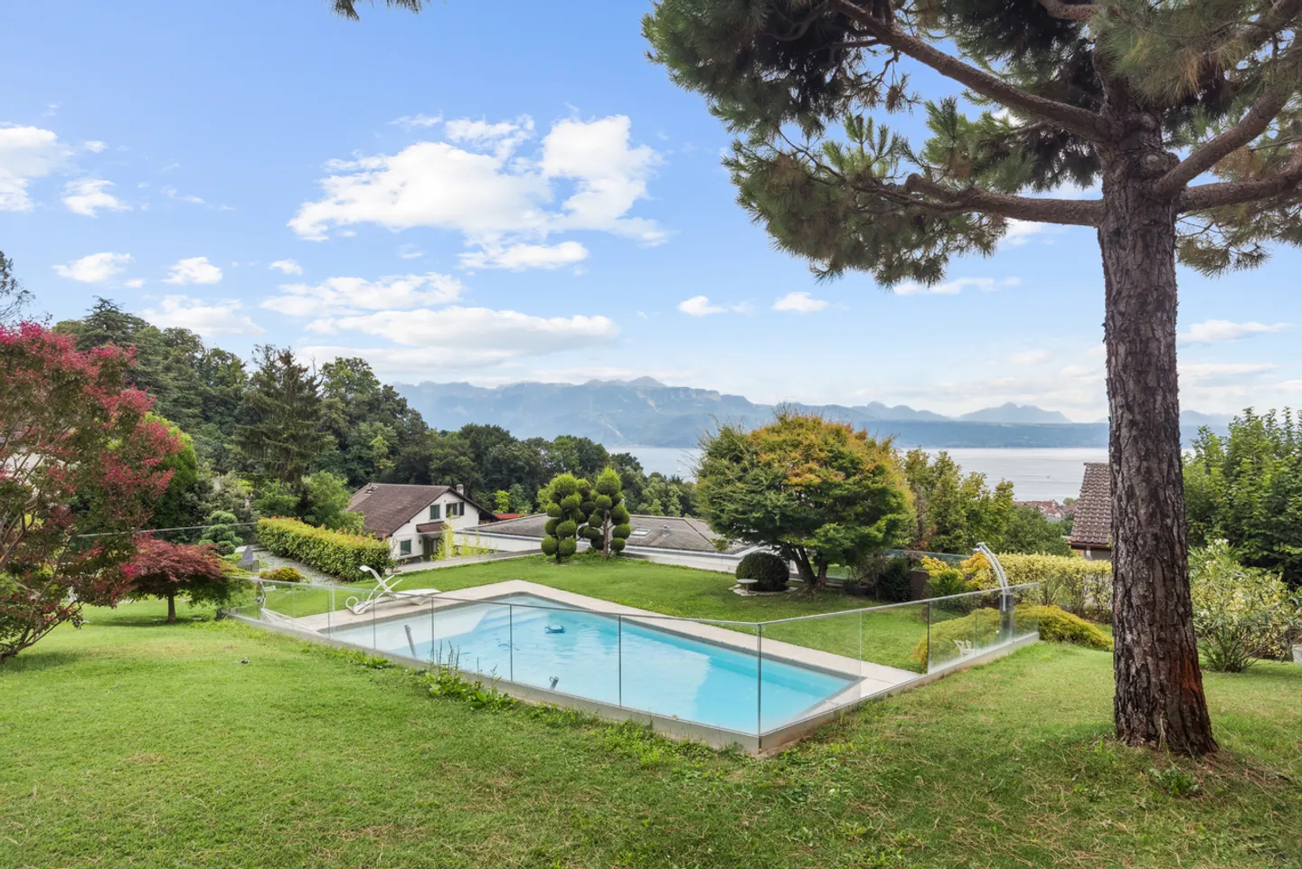 Ein prestigioses Juwel im Herzen eines ruhigen Viertels! - Foto 1 von 8