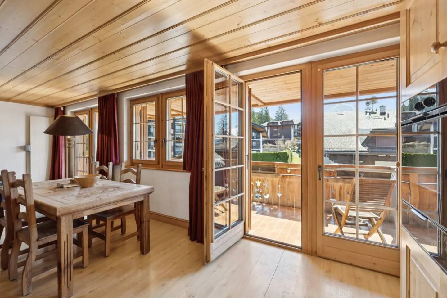 Villars, privileged location 3.5p with charm, large balcony, beautiful - Photo 3 of 13