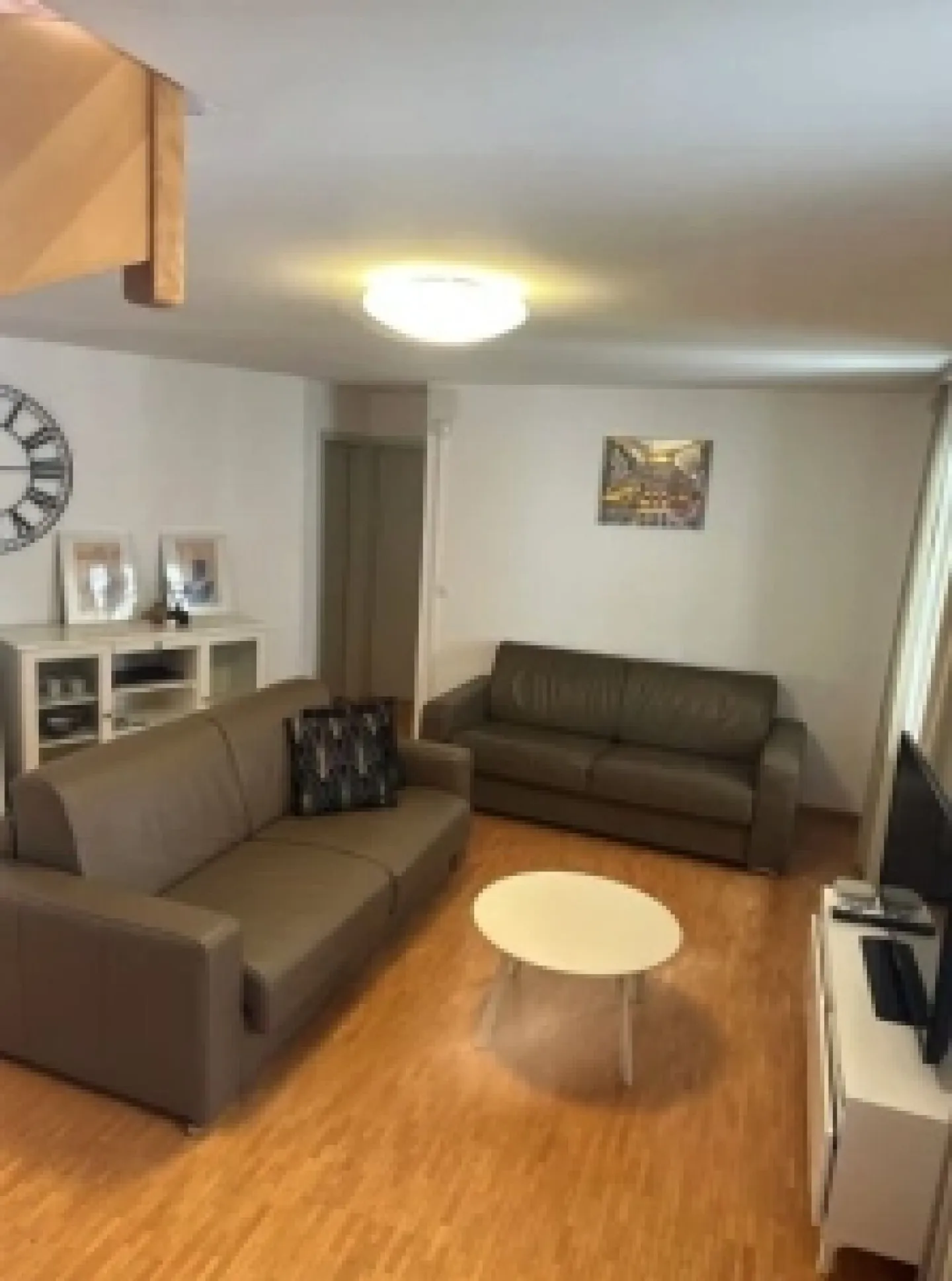 Très joli logement de 5,5 pièces meublé en plein centre ville - Photo 1 sur 6