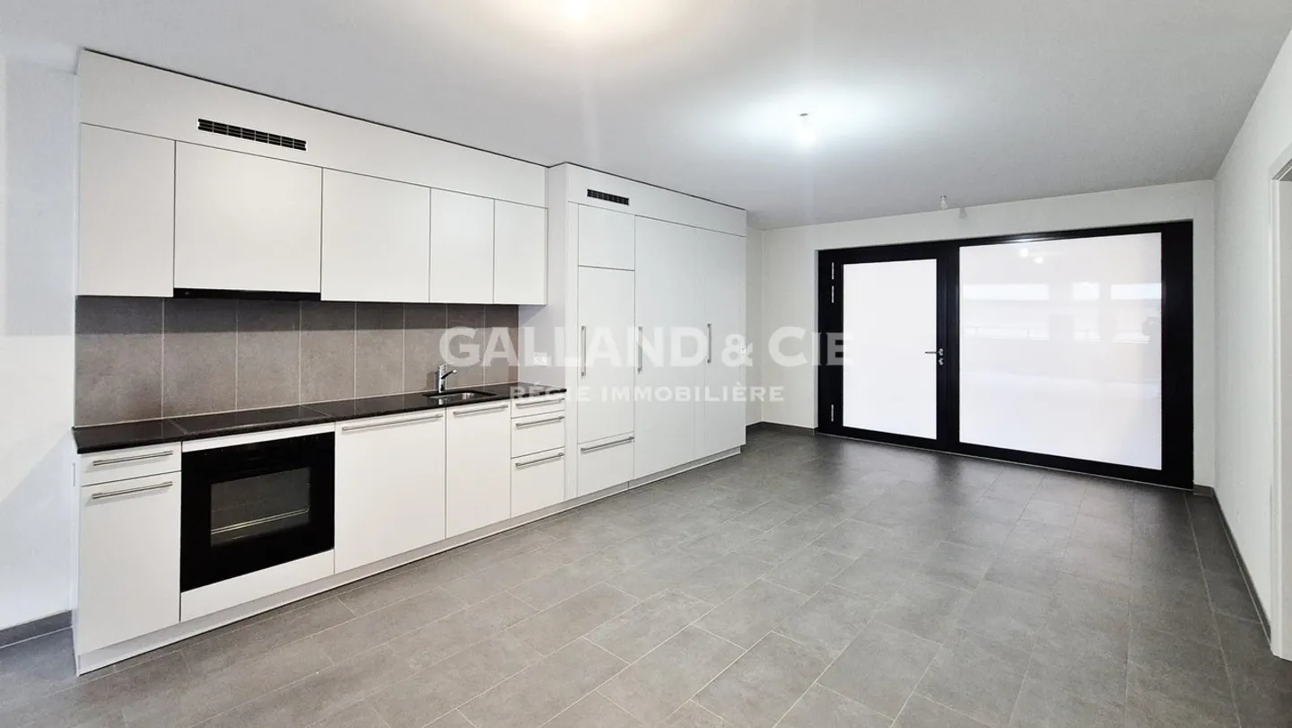 3.5 Room Apartment - Photo 1 of 8