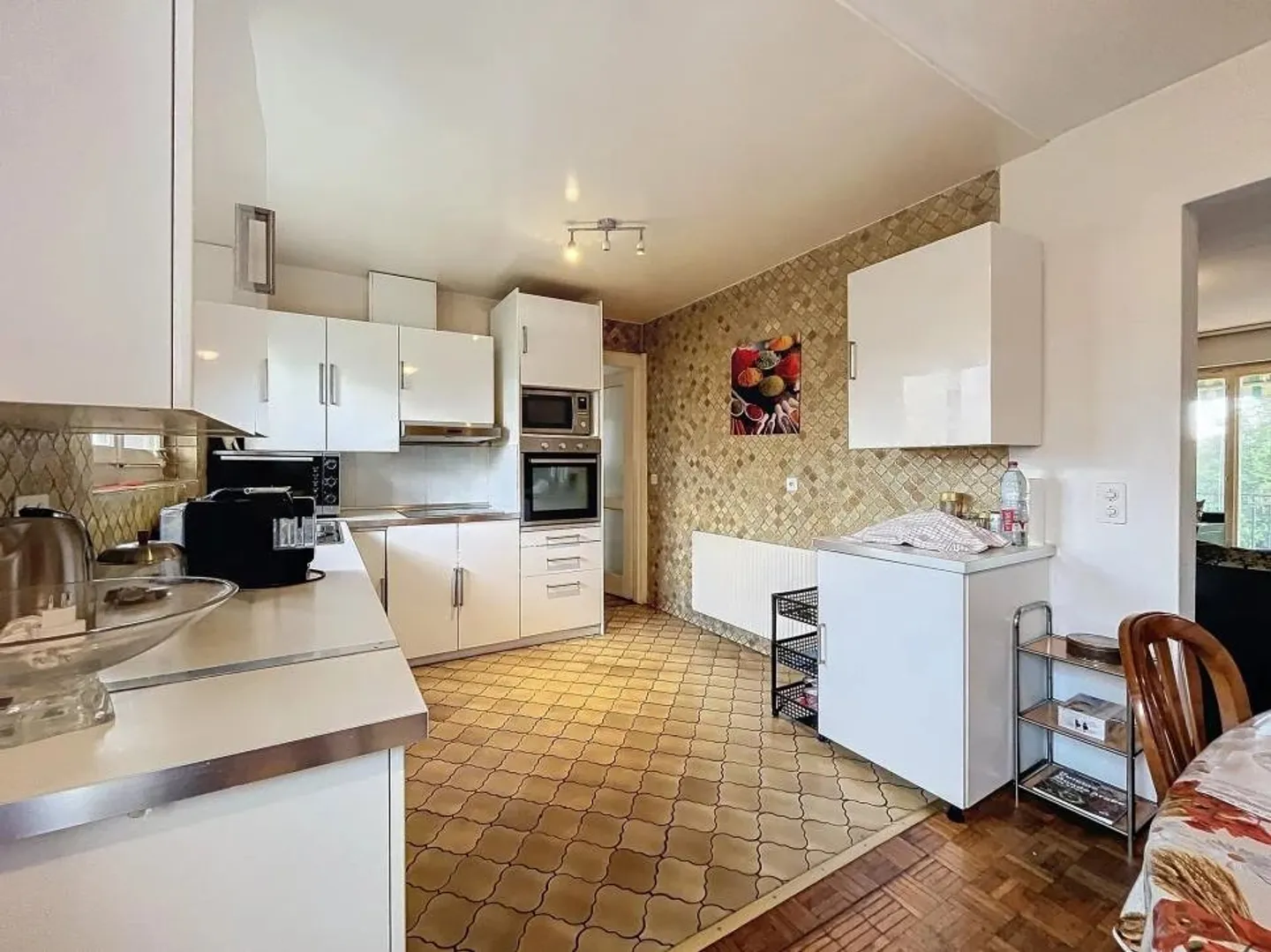 House with great renovation potential - Photo 4 of 13