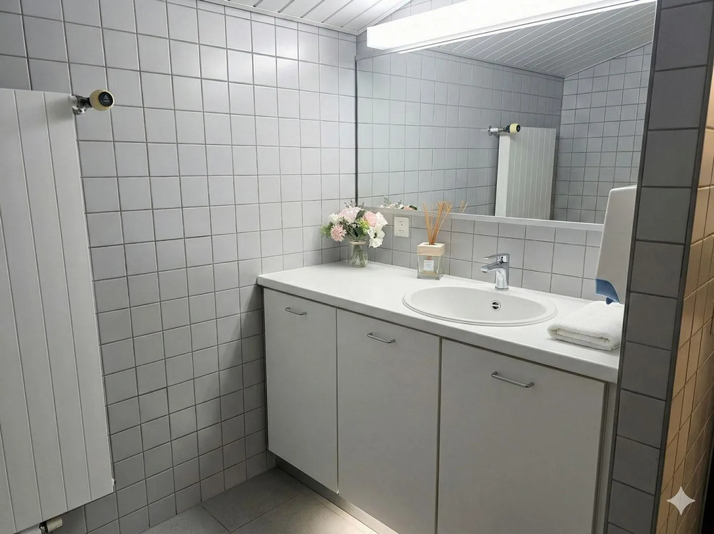 Center - Office room for 4 people with large meeting room - Photo 4 of 6