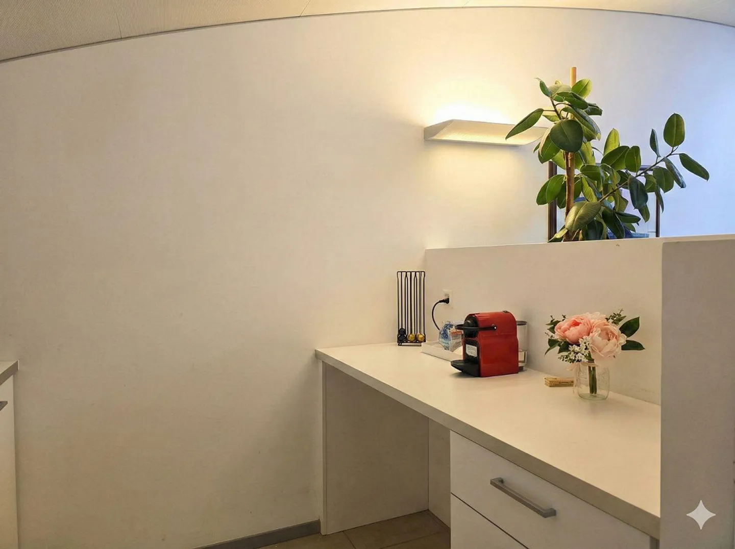 Center - Office room for 4 people with large meeting room - Photo 5 of 6