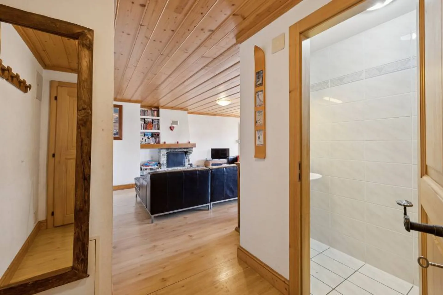 Villars, privileged location 3.5p with charm, large balcony, beautiful - Photo 10 of 13