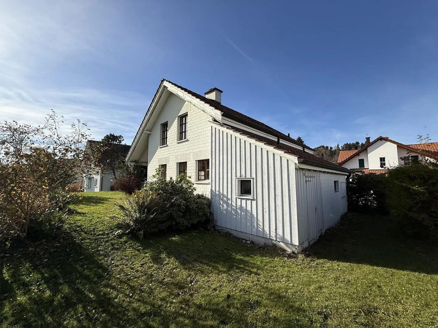 Charming single-family house in a quiet location with a view of greenery - Photo 2 of 21