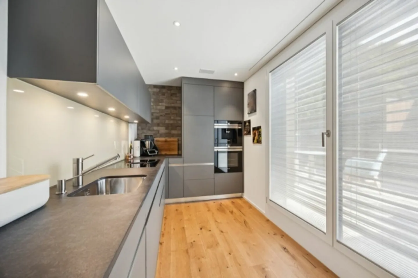 Attractive 3.5-room penthouse apartment - Photo 2 of 8