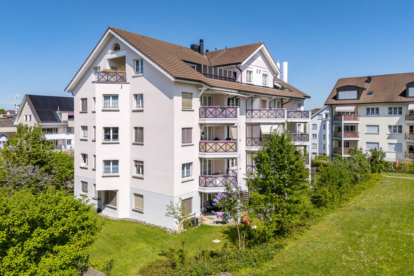 Charmante Dachwohnung - Foto 1 von 10