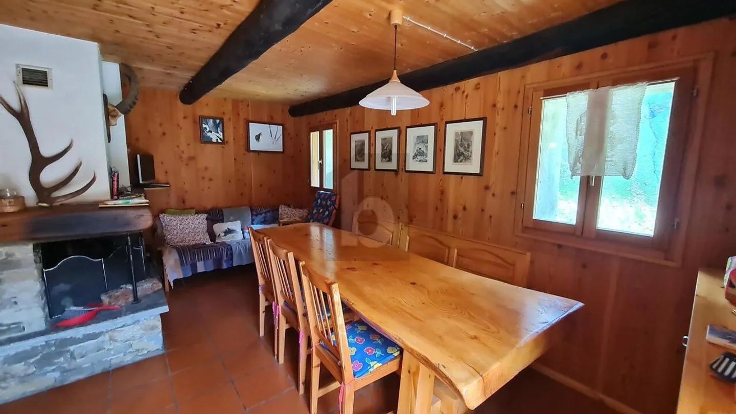 Chalet for sale - Photo 4 of 6