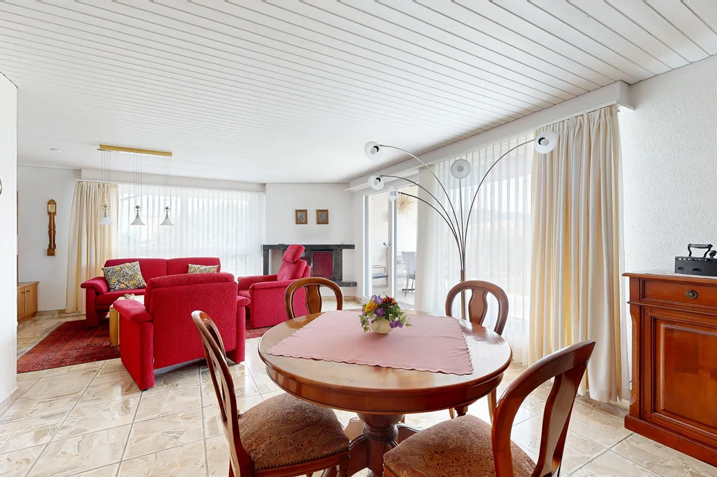 Maison familiale jumelée spacieuse de 6,5 pièces avec vue dégagée - Photo 3 sur 9