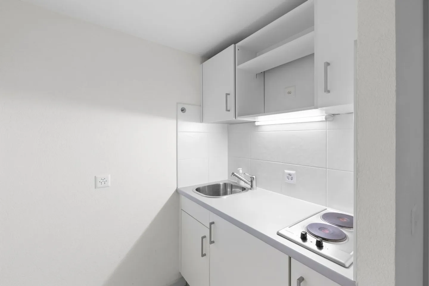 In Vendita - Ufficio luminoso di 73 m² nel cuore della vecchia città di Nyon - Foto 5 di 6