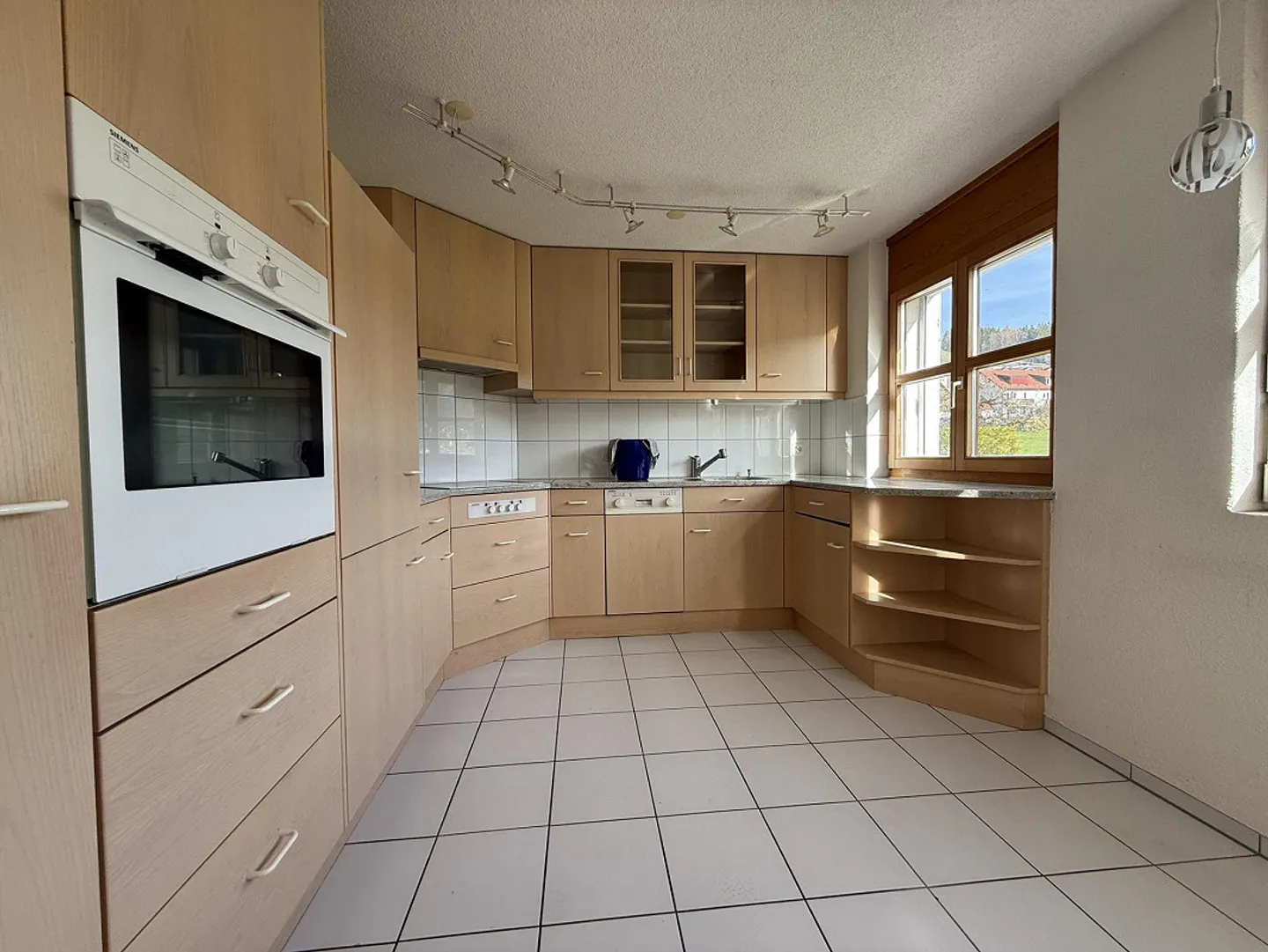 Charming single-family house in a quiet location with a view of greenery - Photo 7 of 21