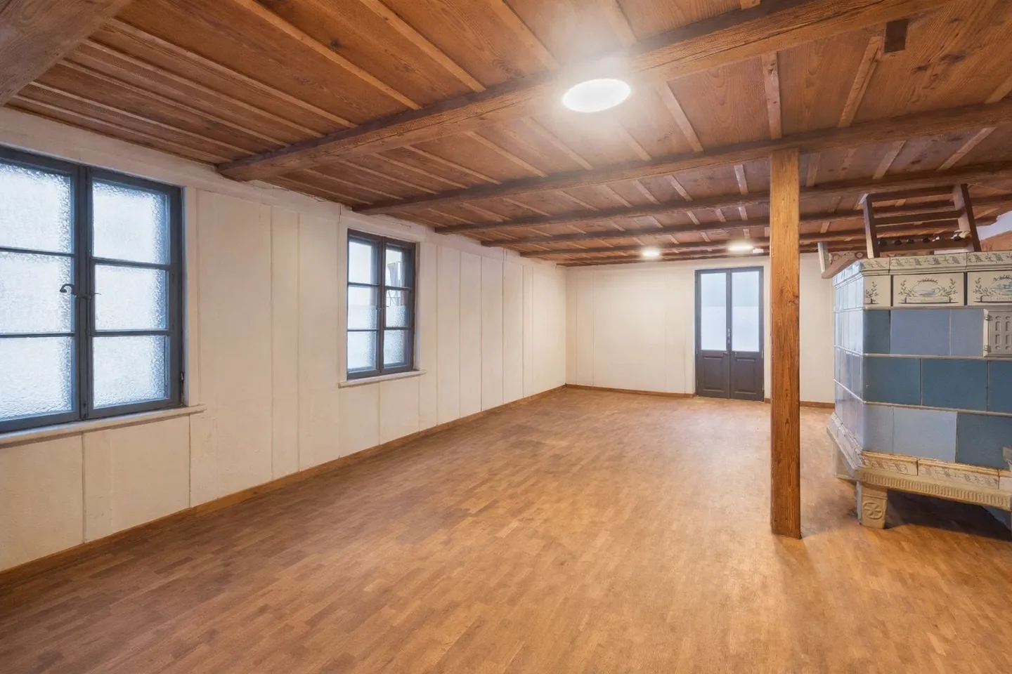 Farmhouse with four apartments in the hamlet zone - Photo 3 of 12