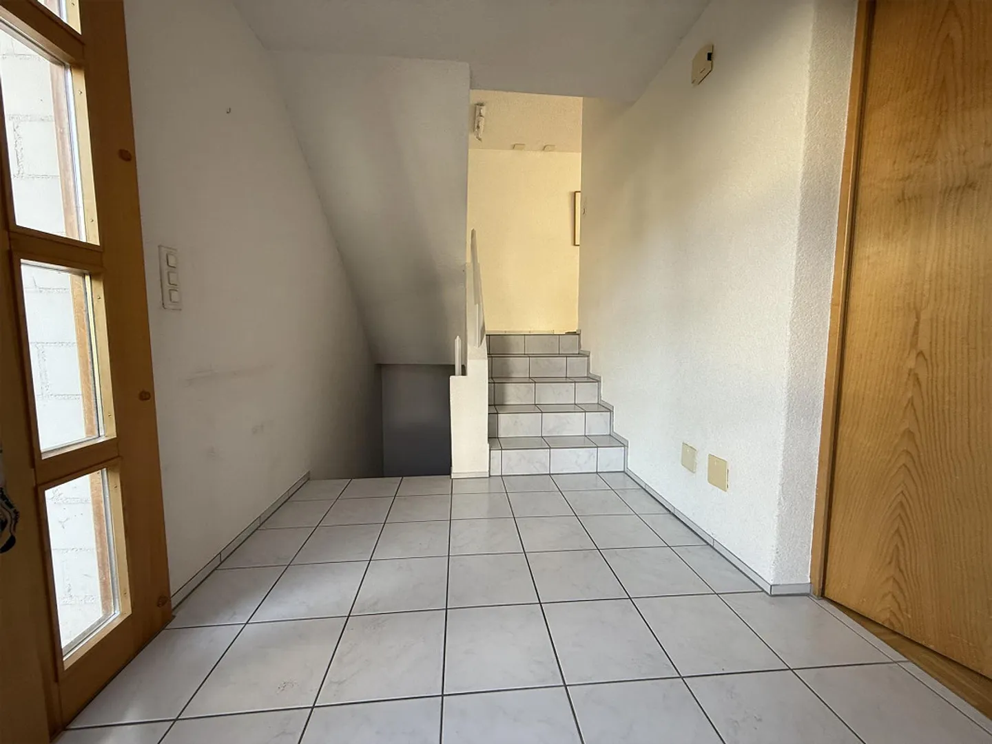 Charming single-family house in a quiet location with a view of greenery - Photo 8 of 21