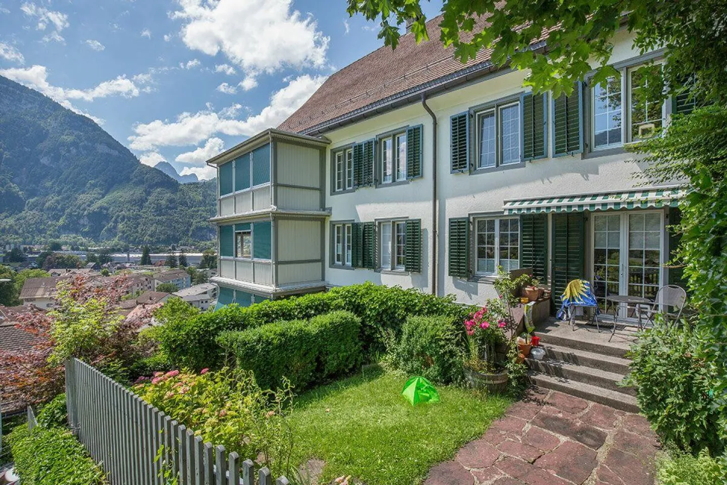 6.5-room maisonette apartment with garden - Photo 1 of 16