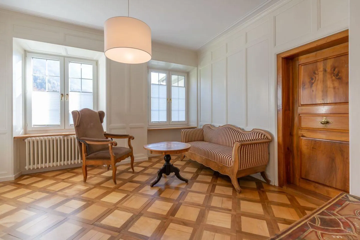 6.5-room maisonette apartment with garden - Photo 7 of 16