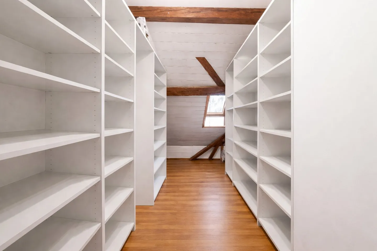 Farmhouse with four apartments in the hamlet zone - Photo 9 of 12