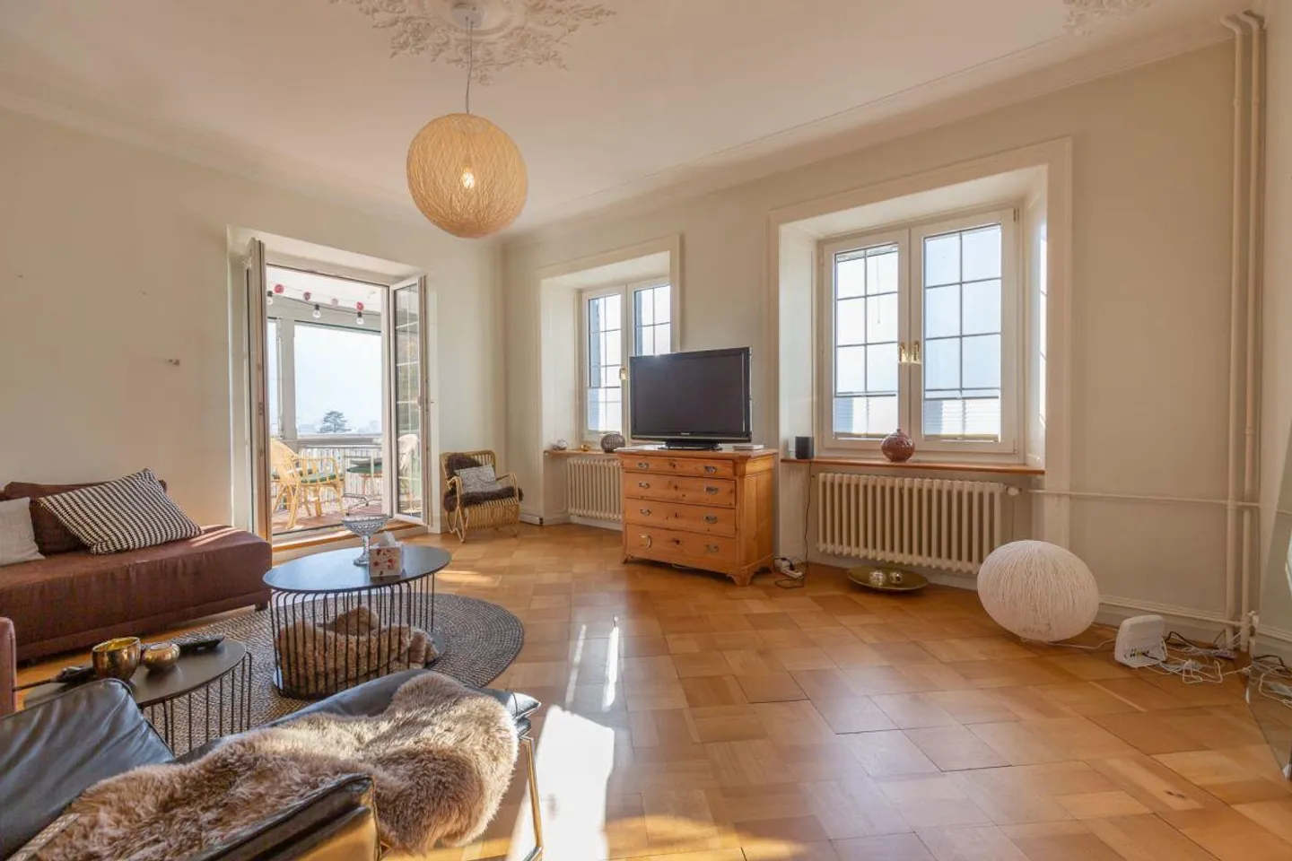 6.5-room maisonette apartment with garden - Photo 4 of 16