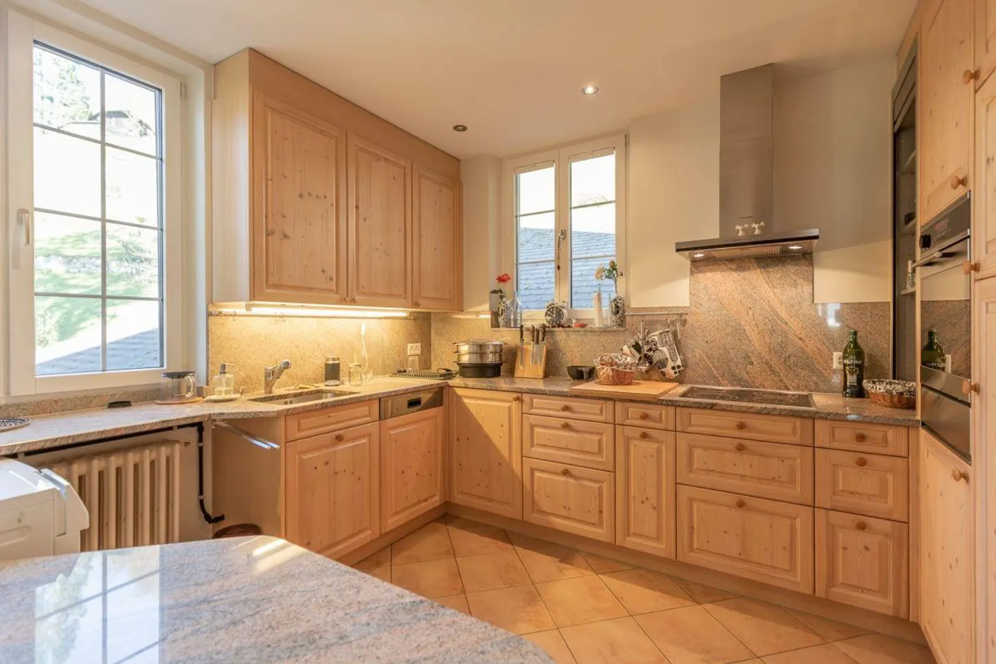 6.5-room maisonette apartment with garden - Photo 9 of 16