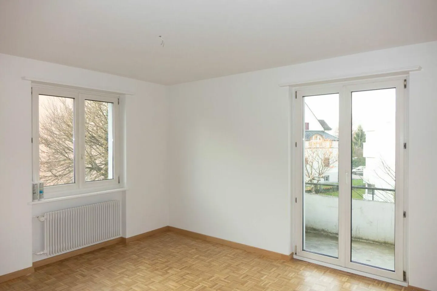 4-Zimmerwohnung mit zwei Balkonen an Zentraler Lage zu vermieten. - Foto 2 von 5