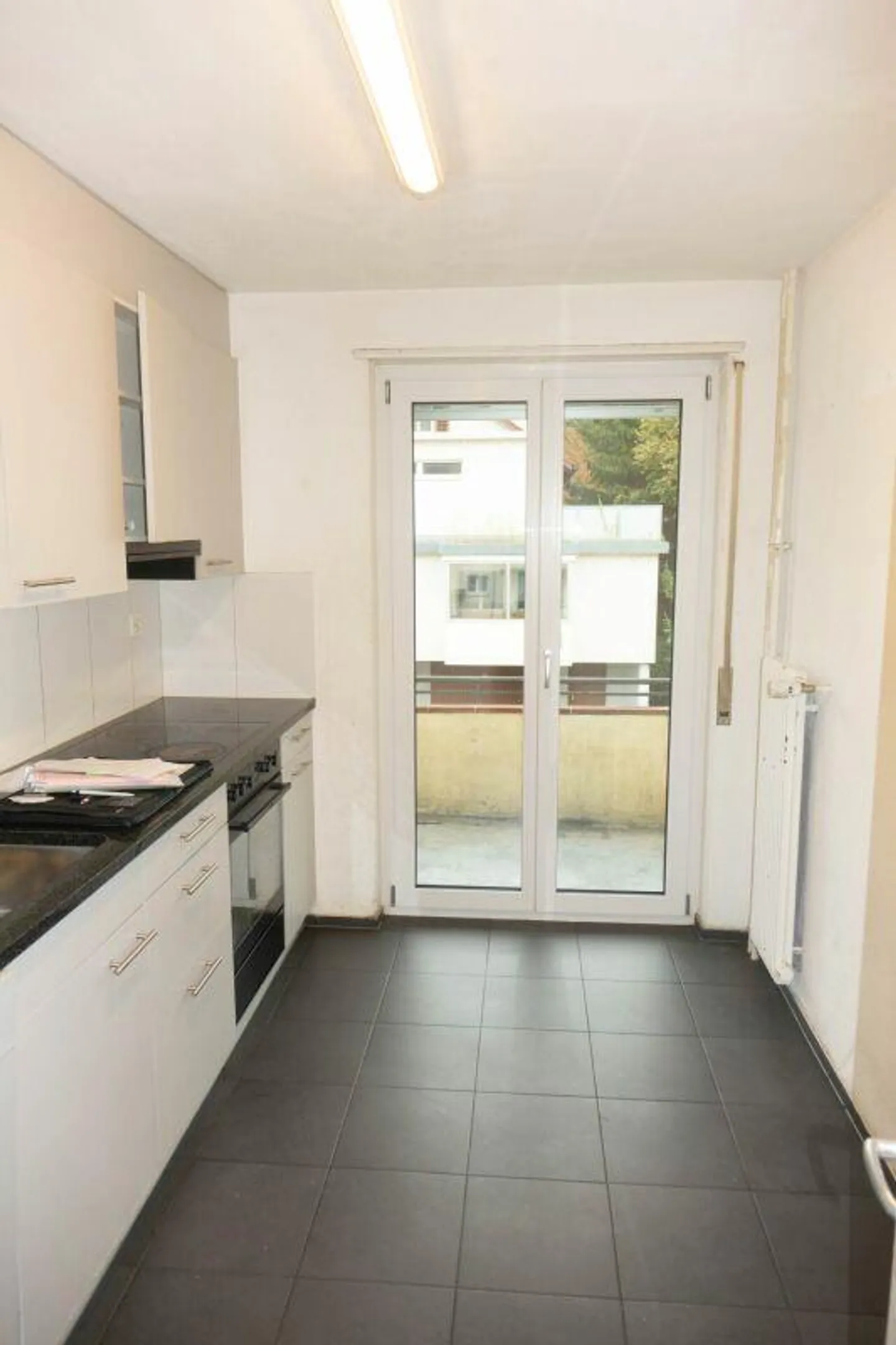 4-Zimmerwohnung mit zwei Balkonen an Zentraler Lage zu vermieten. - Foto 3 von 5