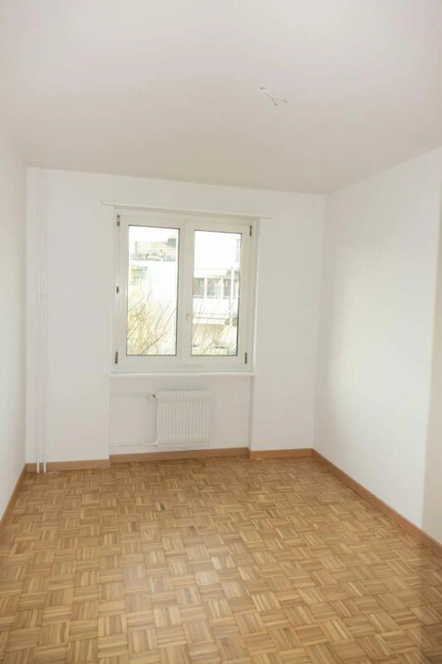 4-Zimmerwohnung mit zwei Balkonen an Zentraler Lage zu vermieten. - Foto 4 von 5