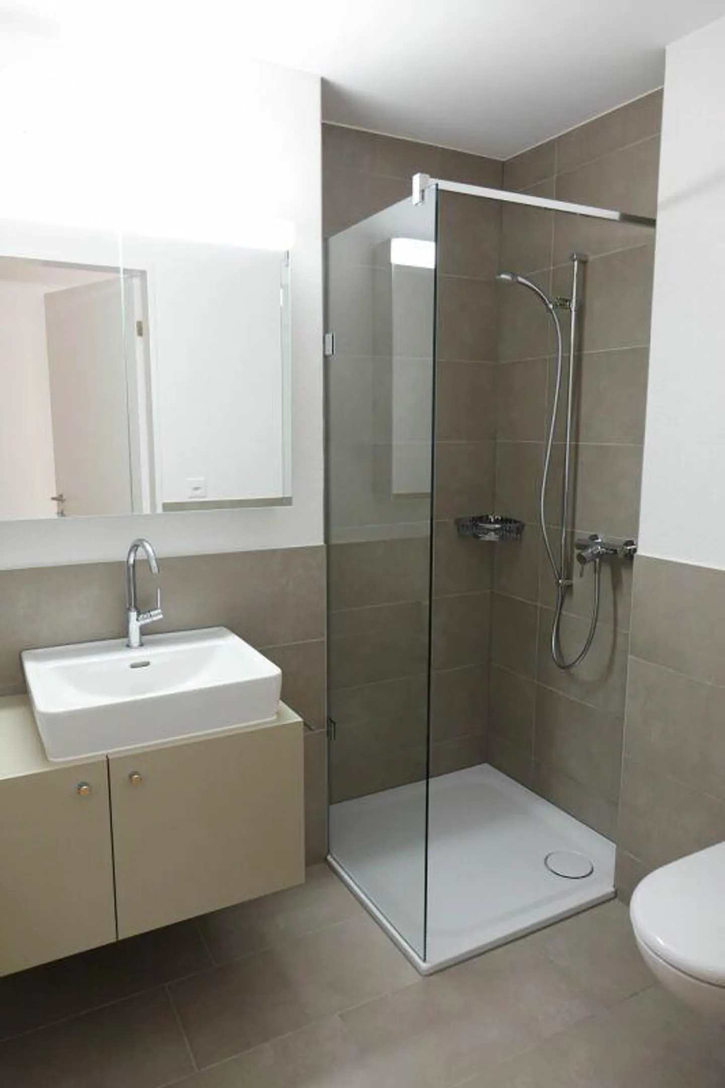helle, moderne Wohnung mit Sitzplatz und Loggia - Foto 7 di 10