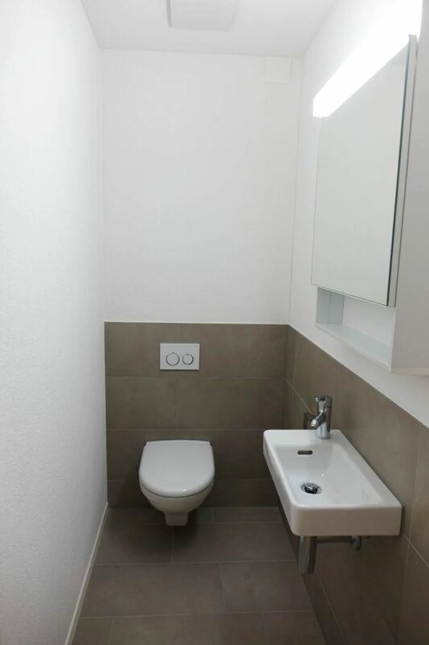 helle, moderne Wohnung mit Sitzplatz und Loggia - Foto 9 di 10
