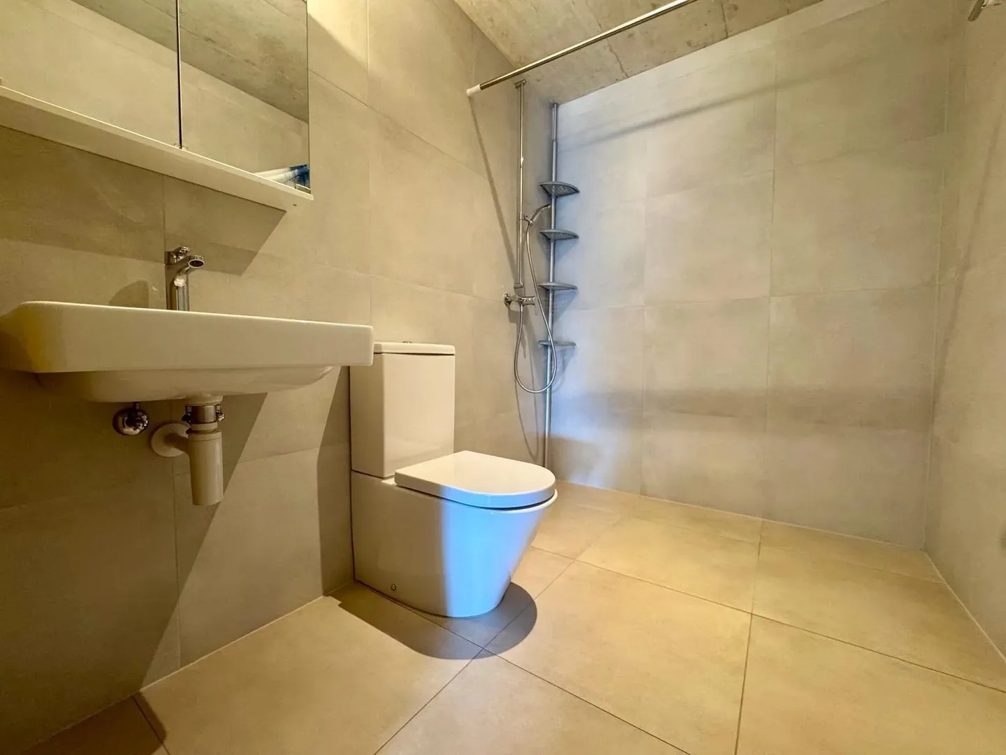 For rent: Superb apartment with 2.5 rooms of 63 m², bright, with elevator and no thresholds - Photo 11 of 12