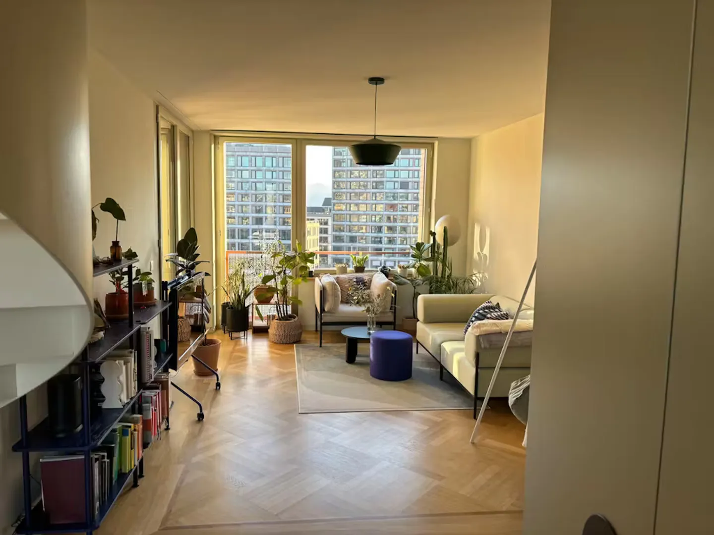 Charming Zurich Apartment - Photo 3 of 10