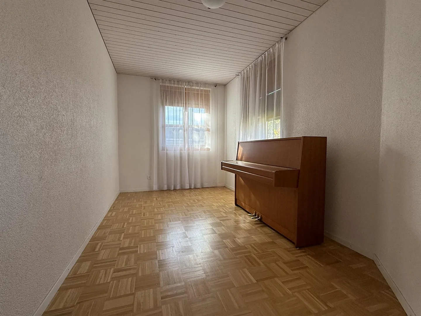 Charming single-family house in a quiet location with a view of greenery - Photo 15 of 21