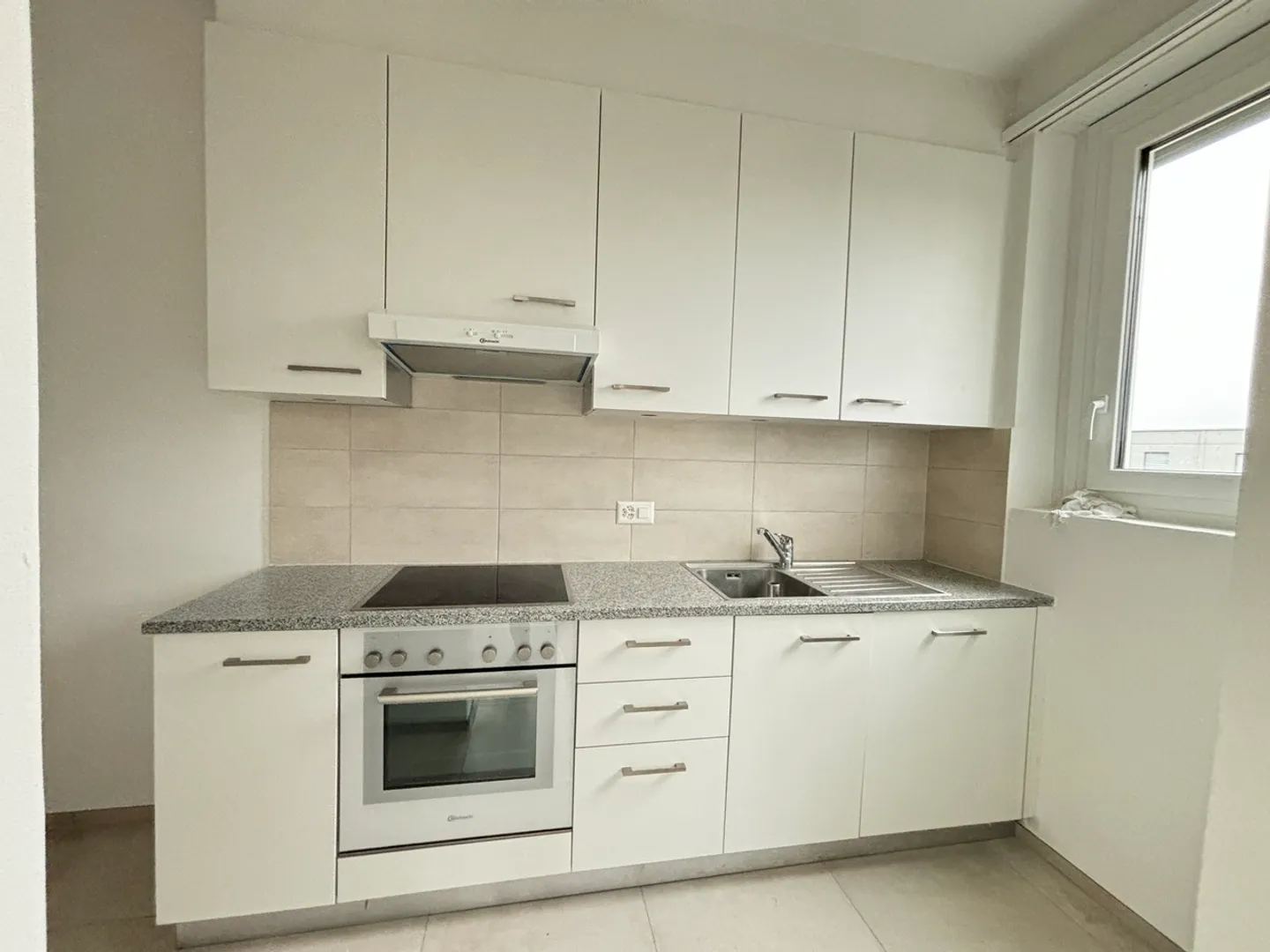 Rent bright, renovated 4.5-room apartment - Photo 6 of 14