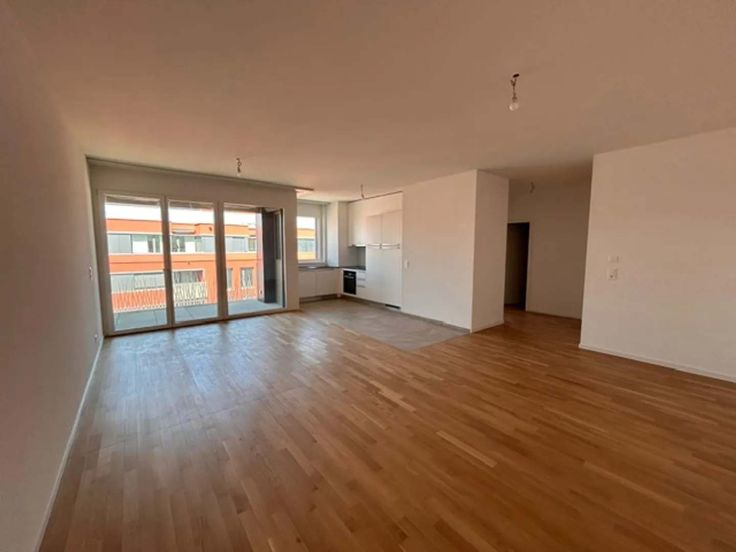Modern 2.5-room apartment with balcony in Chavannes-près-Renens - Photo 1 of 5
