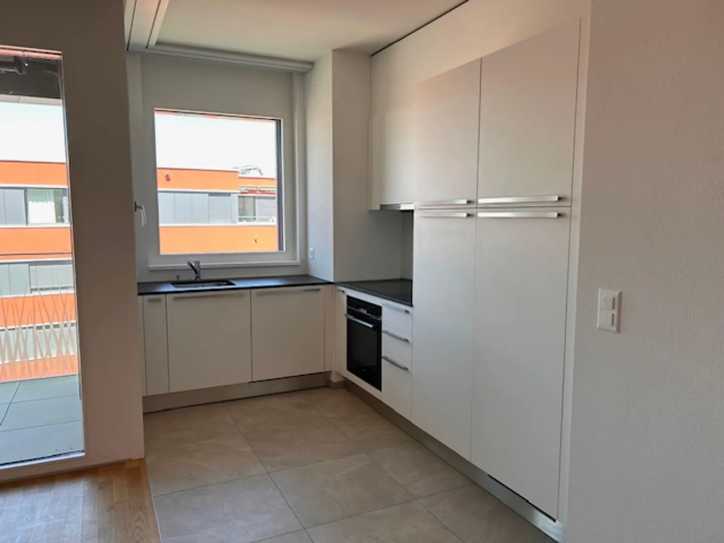 Modern 2.5-room apartment with balcony in Chavannes-près-Renens - Photo 2 of 5