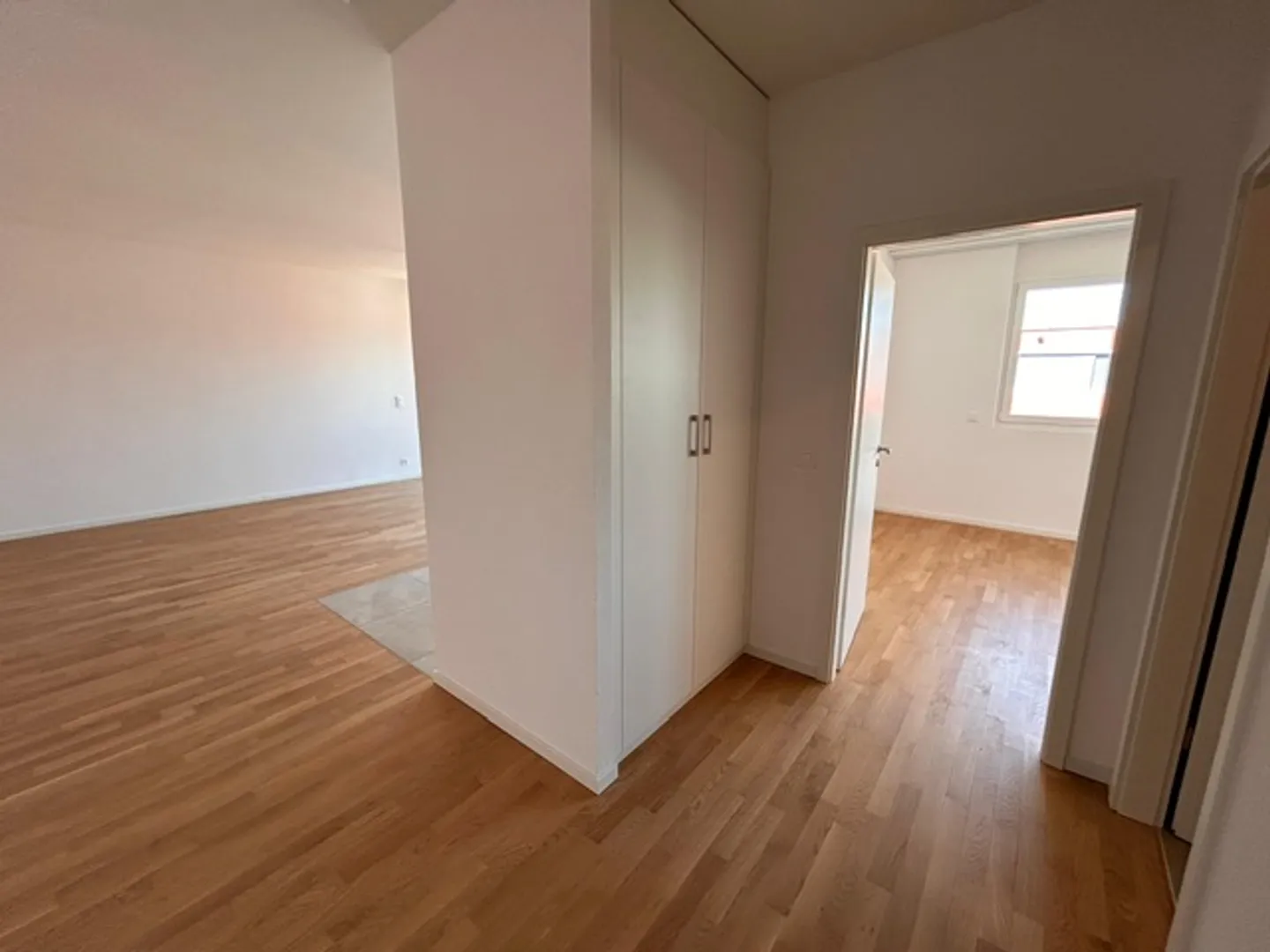 Modern 2.5-room apartment with balcony in Chavannes-près-Renens - Photo 3 of 5