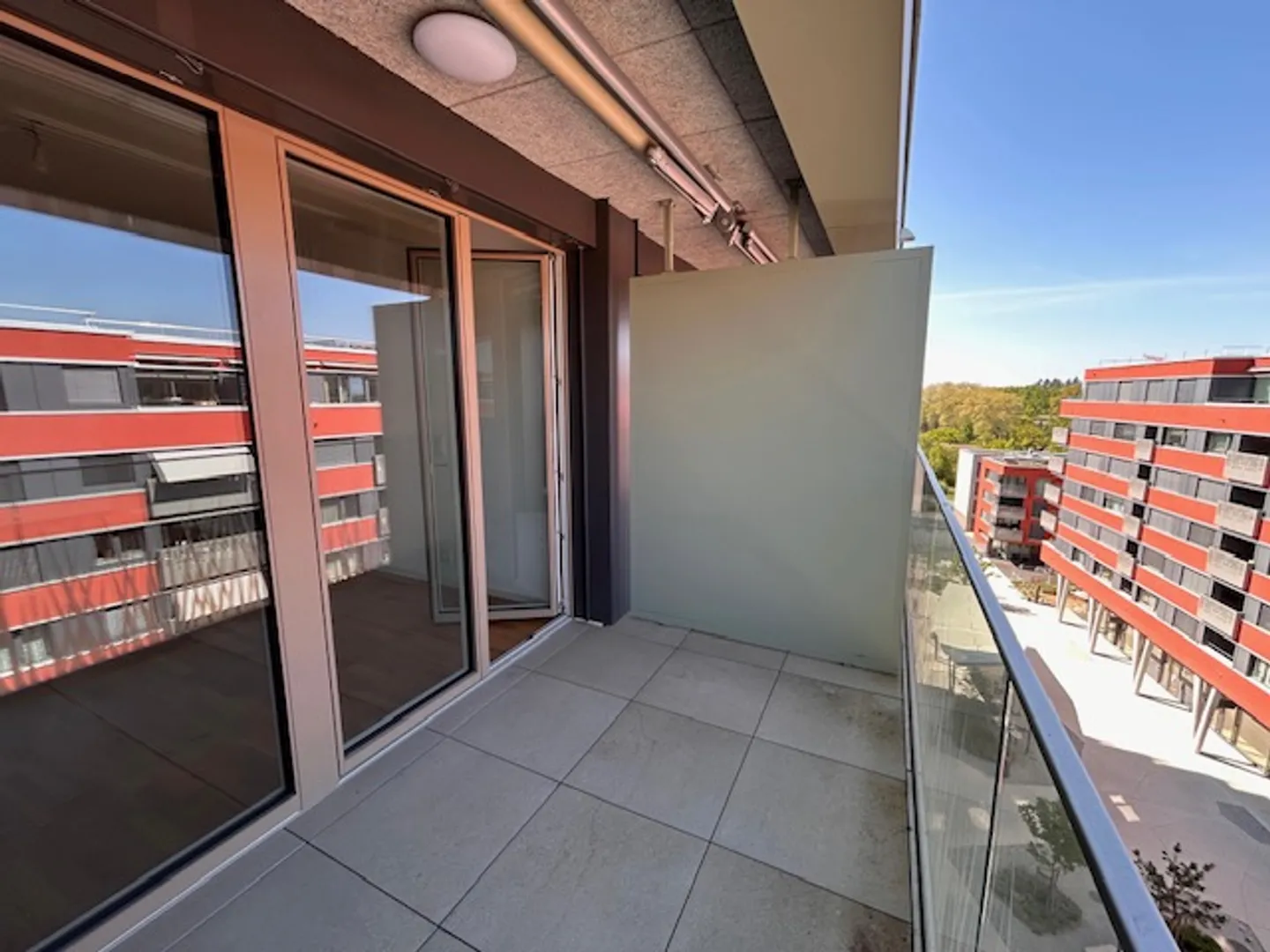Modern 2.5-room apartment with balcony in Chavannes-près-Renens - Photo 4 of 5