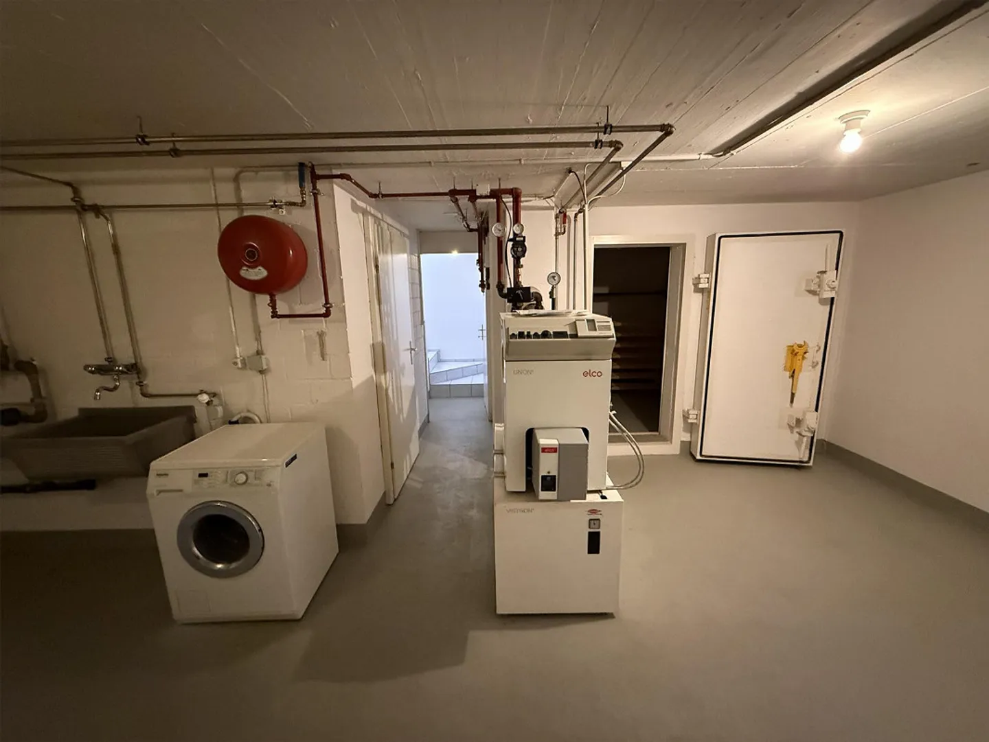 Charming single-family house in a quiet location with a view of greenery - Photo 18 of 21