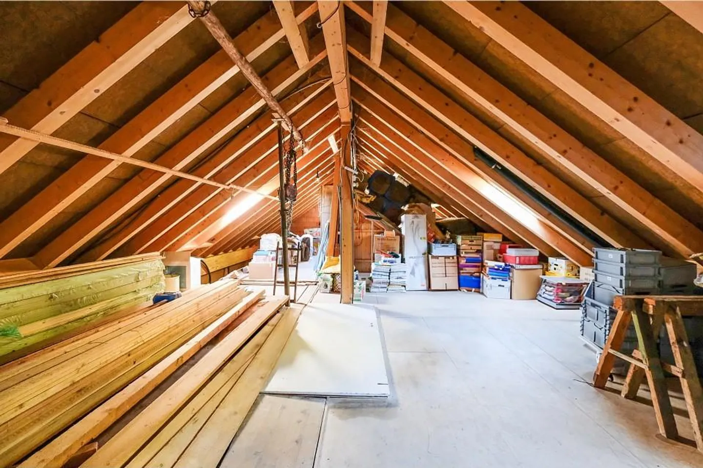 Casa unifamiliare di 4,5 stanze con potenziale di espansione e enorme terreno! - Foto 10 di 13