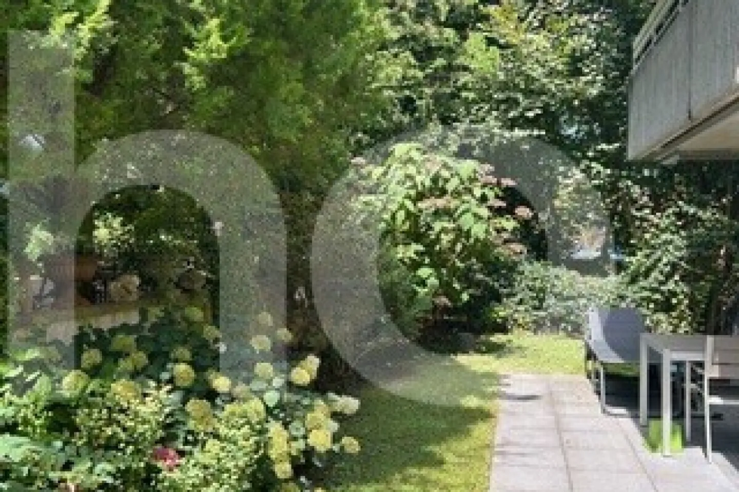 Appartement exceptionnel de 3,5 pièces avec jardin dans un emplacement calme - Photo 9 sur 12