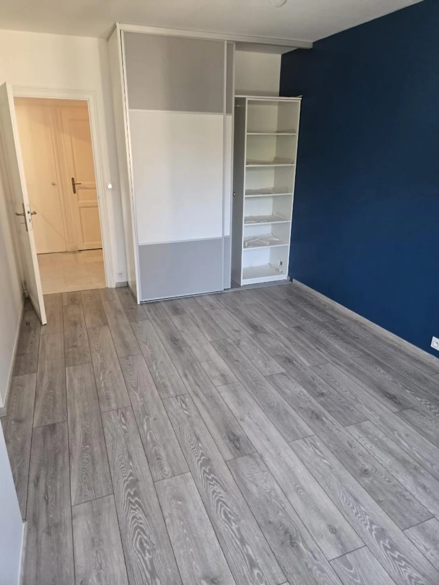 Appartement Central avec Balcon - Photo 2 sur 7