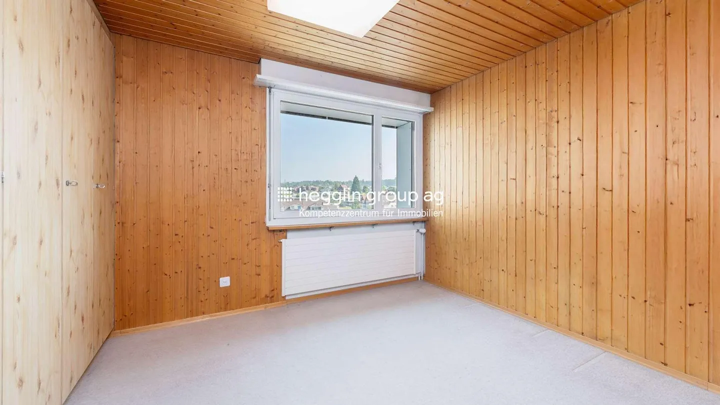 Penthouse with amazing view and potential - Photo 4 of 13