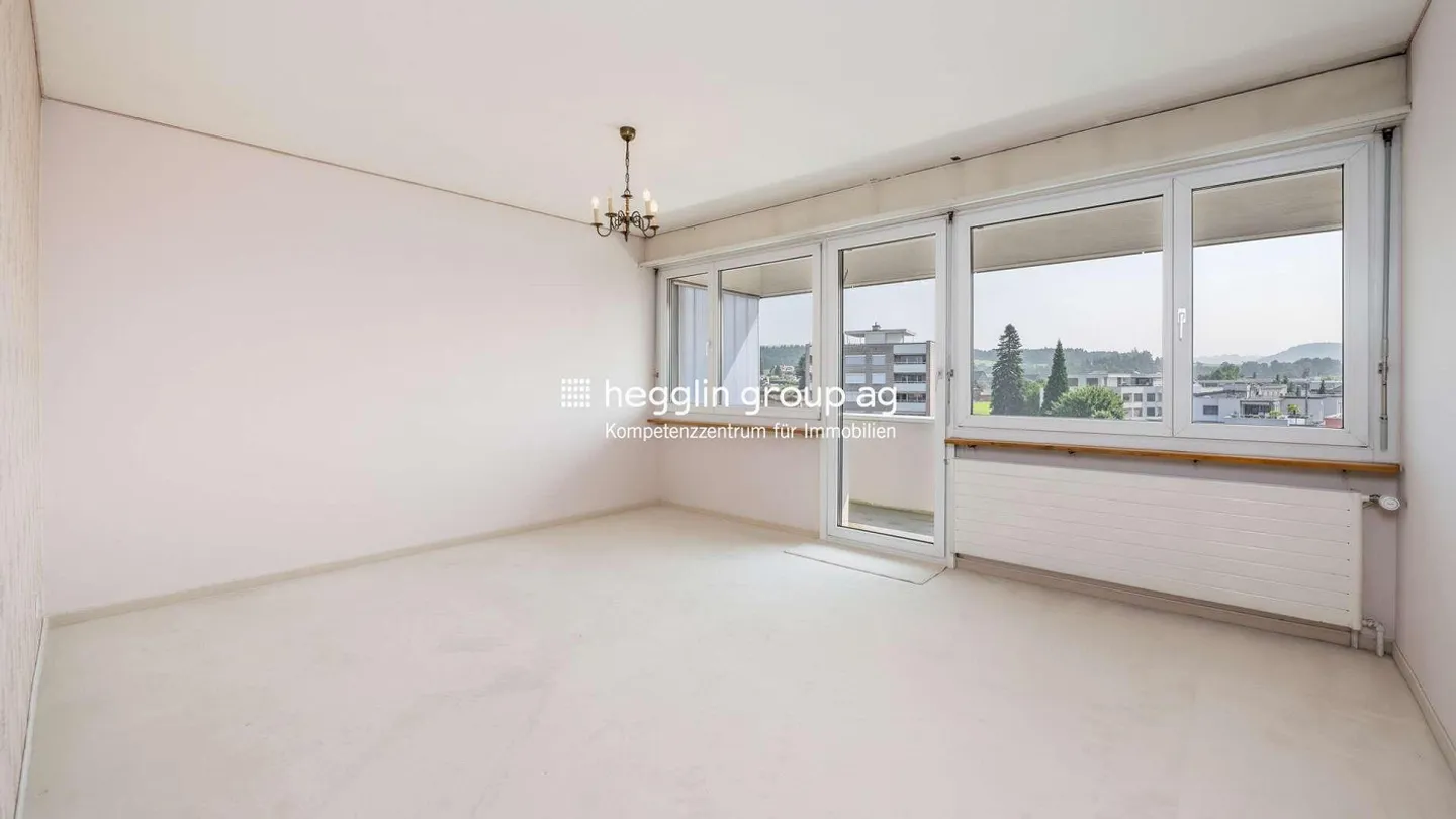 Penthouse with amazing view and potential - Photo 5 of 13